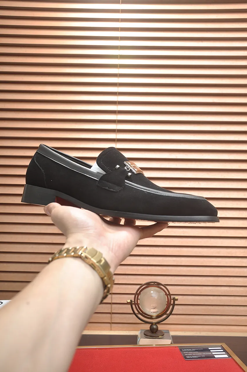 Men's men's shoes 💰500💶🌲 DG top 🔍🔍Men's new leather shoes 🚹 are on sale at the same time at the counter ⚠The uppers are imported cowhide from Italy, the entire imported cowhide lining, imported accessories 💪💪, completely 1⃣️ vs 1⃣️ replica 🇮 🇹💪💪, ⚠Sole: The original sole is specially provided by the original factory, the exclusive movable molded sole is super comfortable, ⚠The original factory follows the order, 🔍🔍high quality, you can enter and exit the counter at will, welcome to compare ⚠Size: 38-44 (45 customized)